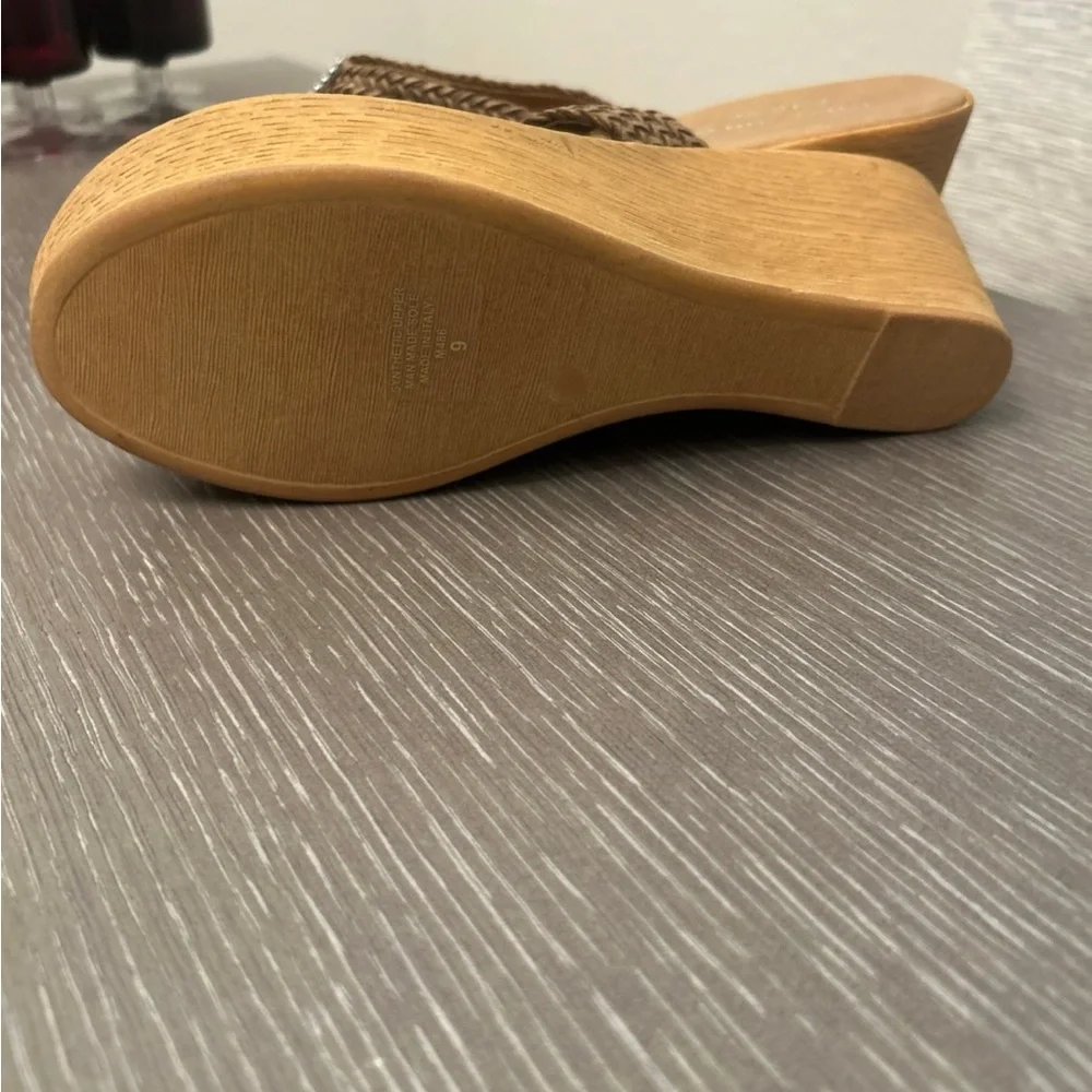 Brown Woven‎ Wedge Sandals with Rhinestone Accent size 9